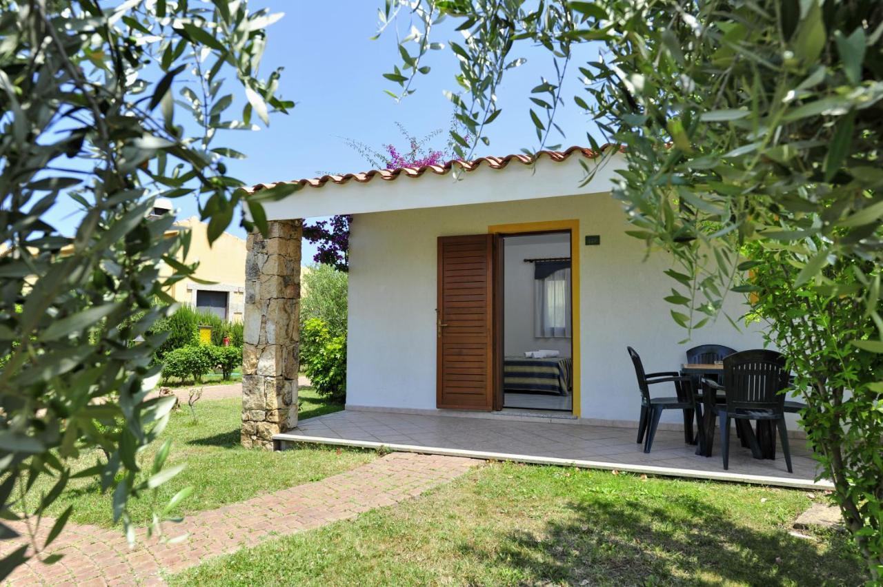 Hotel Cala Mirto บูโดนี ภายนอก รูปภาพ