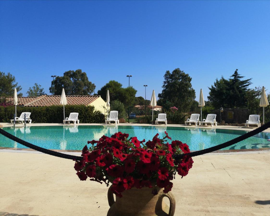 Hotel Cala Mirto บูโดนี ภายนอก รูปภาพ