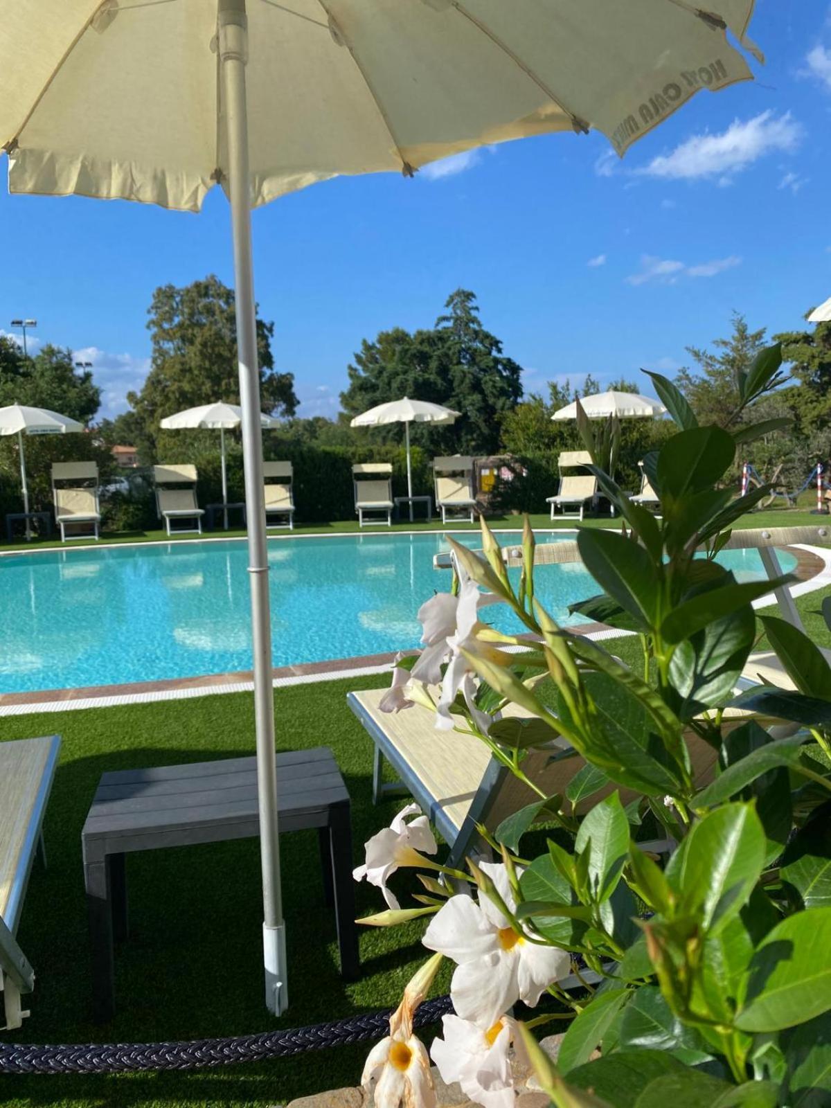 Hotel Cala Mirto บูโดนี ภายนอก รูปภาพ